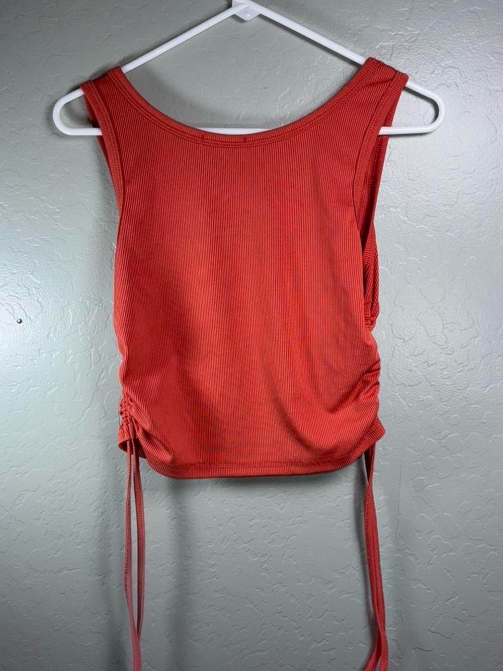 Ekouaer Ribbed Ruched Side Tie Crop Tank Top Red - Picture 3 of 4